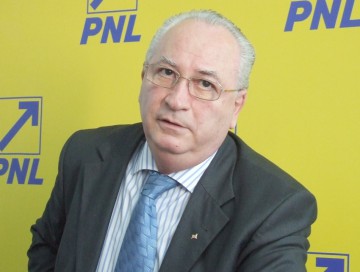 Haşotti îl înlocuieşte pe Antonescu în Comisia pentru revizuirea Constituţiei